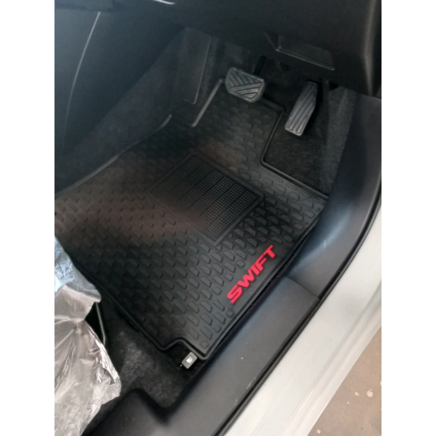 SUZUKI SWIFT NEW 2022-2024 PREMIUM LATEX RUBBER CAR FLOOR MAT