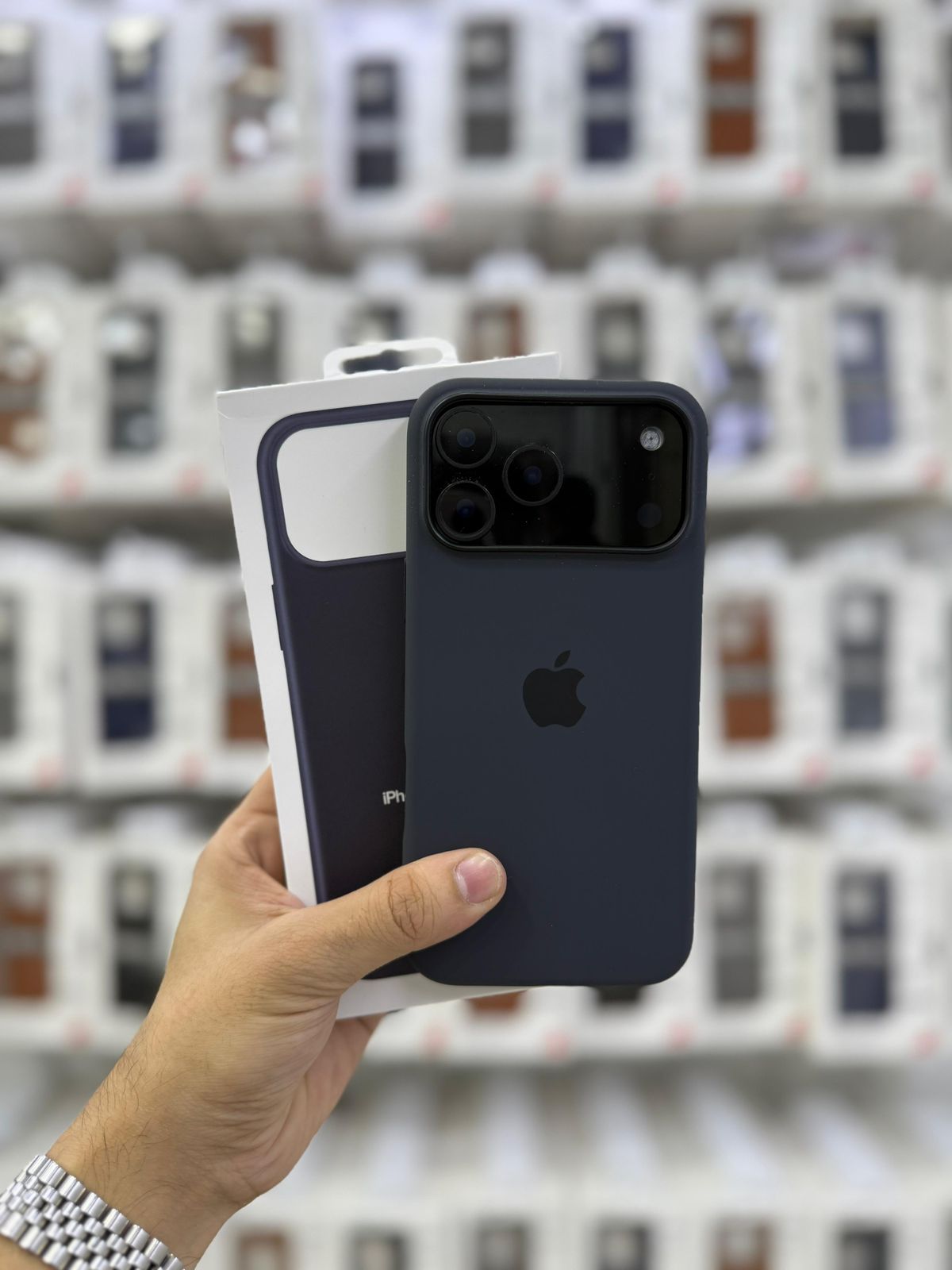 Apple Official MagSafe Silicone Case with Animation for 17 Pro